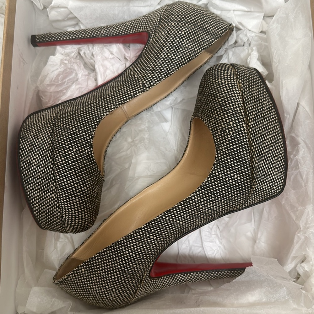 Christian louboutin pumps , worn, black/white fabric